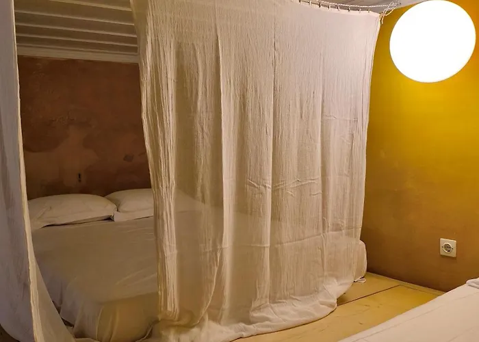 招待所 Color Panteli